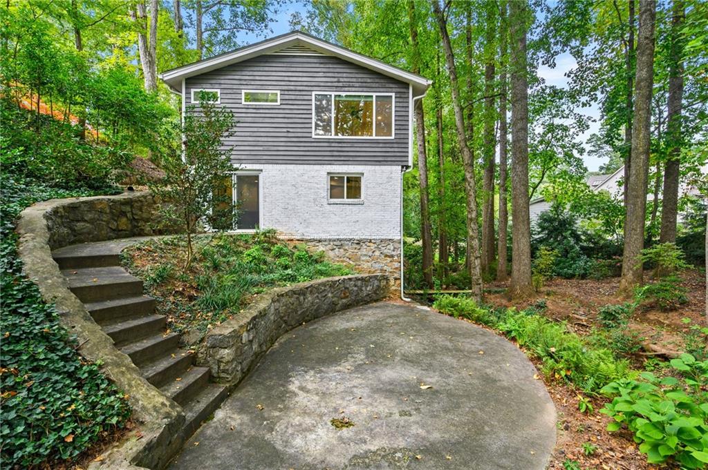100 Angus Trail, Sandy Springs, Georgia 30328, 3 Bedrooms Bedrooms, ,3 BathroomsBathrooms,Residential,Sold,100 Angus Trail,7283870