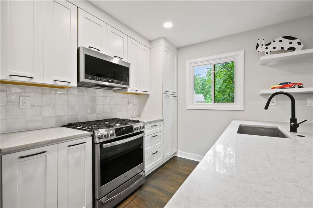 100 Angus Trail, Sandy Springs, Georgia 30328, 3 Bedrooms Bedrooms, ,3 BathroomsBathrooms,Residential,Sold,100 Angus Trail,7283870