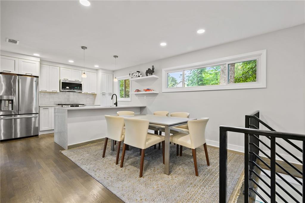 100 Angus Trail, Sandy Springs, Georgia 30328, 3 Bedrooms Bedrooms, ,3 BathroomsBathrooms,Residential,Sold,100 Angus Trail,7283870
