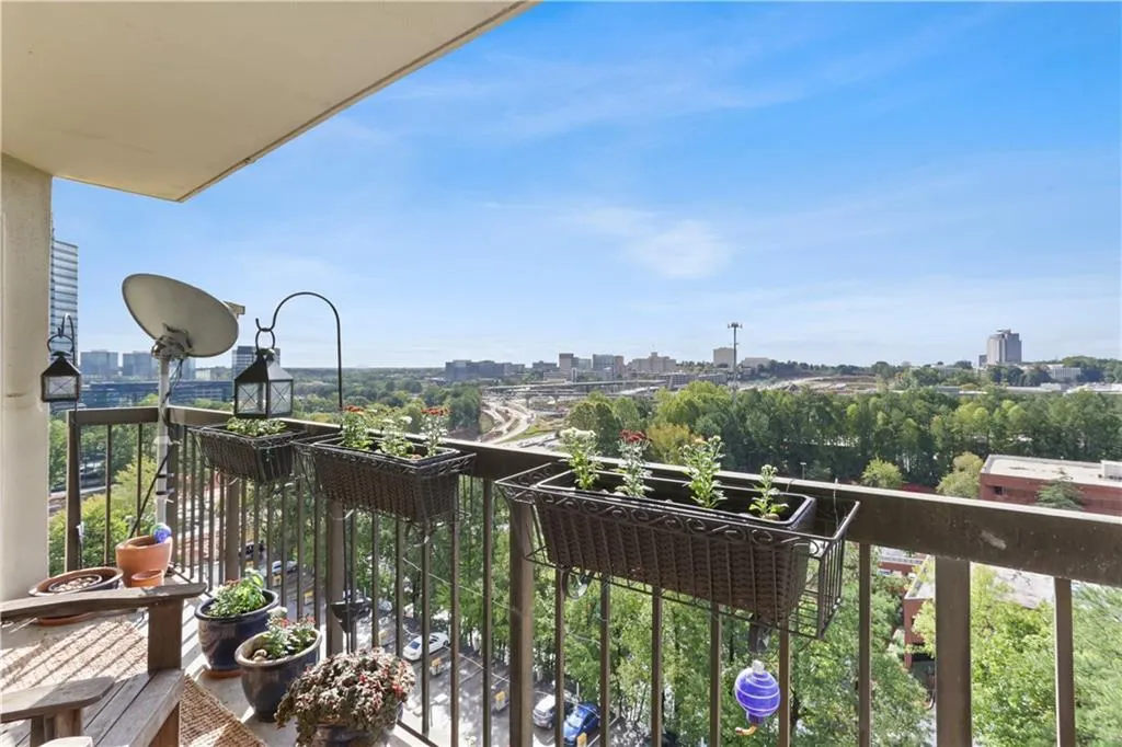 795 Hammond Drive Unit 1107, Atlanta, Georgia 30328, 2 Bedrooms Bedrooms, ,2 BathroomsBathrooms,Residential,Sold,795 Hammond Drive Unit 1107,6710462