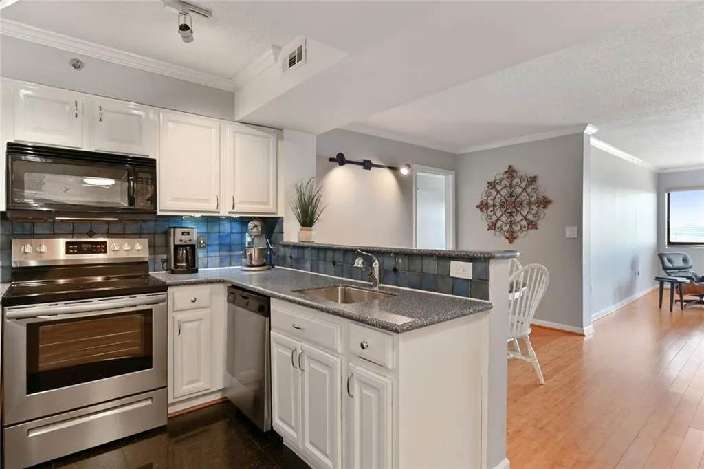 795 Hammond Drive Unit 1107, Atlanta, Georgia 30328, 2 Bedrooms Bedrooms, ,2 BathroomsBathrooms,Residential,Sold,795 Hammond Drive Unit 1107,6710462