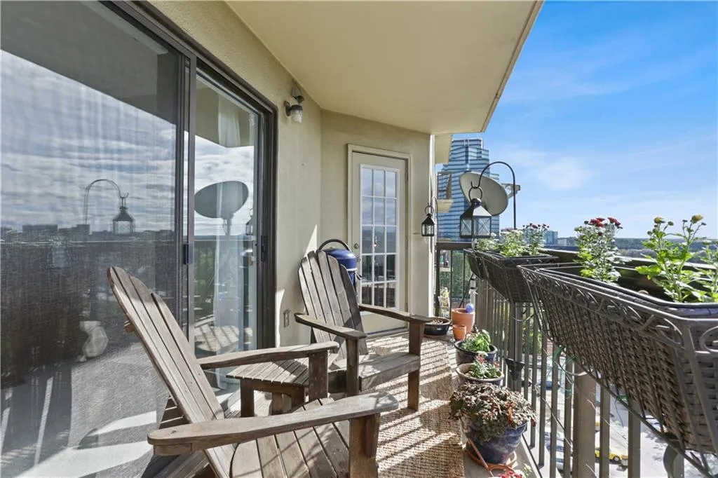 795 Hammond Drive Unit 1107, Atlanta, Georgia 30328, 2 Bedrooms Bedrooms, ,2 BathroomsBathrooms,Residential,Sold,795 Hammond Drive Unit 1107,6710462