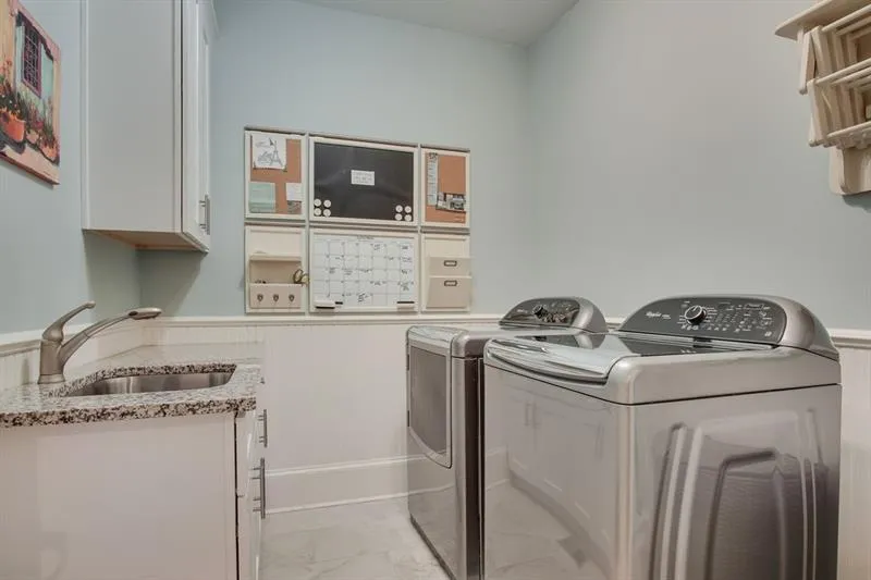 745 Latour Drive, Sandy Springs, Georgia 30350, 6 Bedrooms Bedrooms, ,4 BathroomsBathrooms,Residential,Sold,745 Latour Drive,6636094