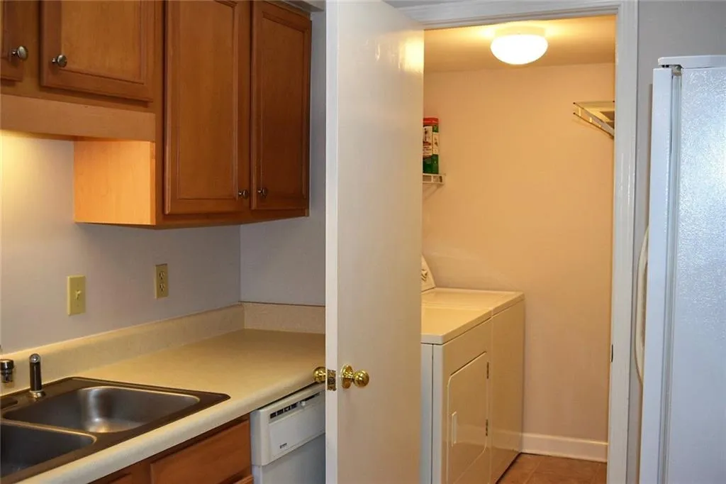 3011 Wingate Way, Sandy Springs, Georgia 30350, 2 Bedrooms Bedrooms, ,2 BathroomsBathrooms,Residential,Sold,3011 Wingate Way,5949904