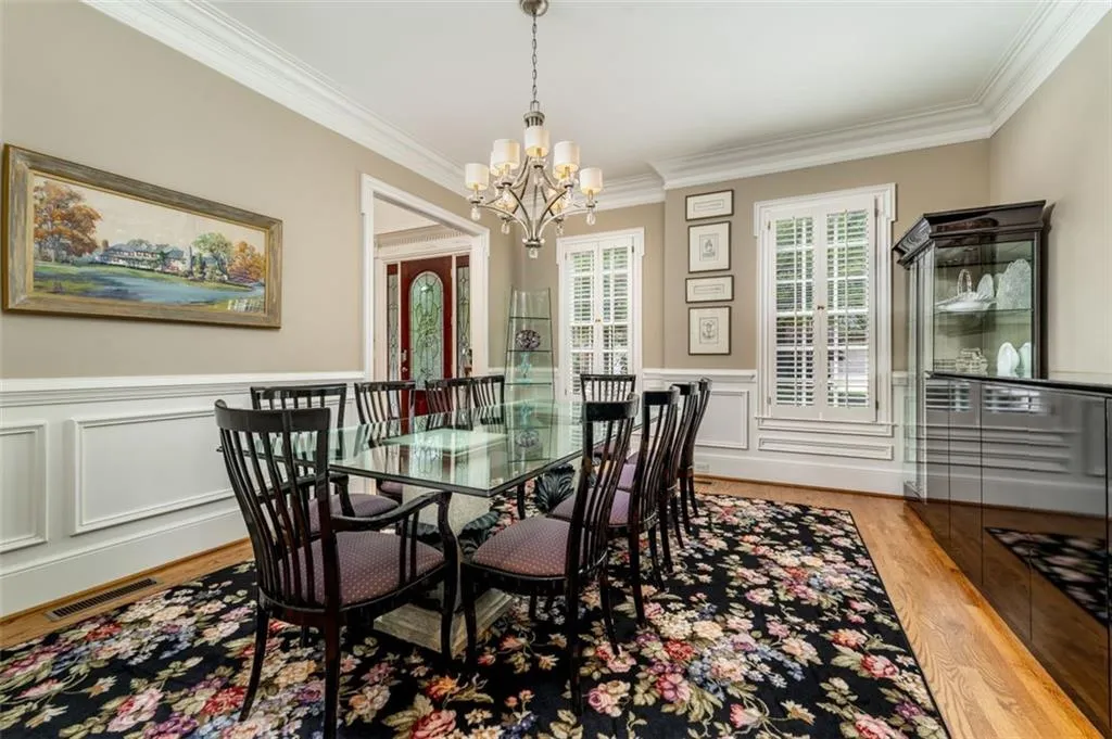 315 Enclave Circle, Atlanta, Georgia 30342, 5 Bedrooms Bedrooms, ,4 BathroomsBathrooms,Residential,Sold,315 Enclave Circle,7231529