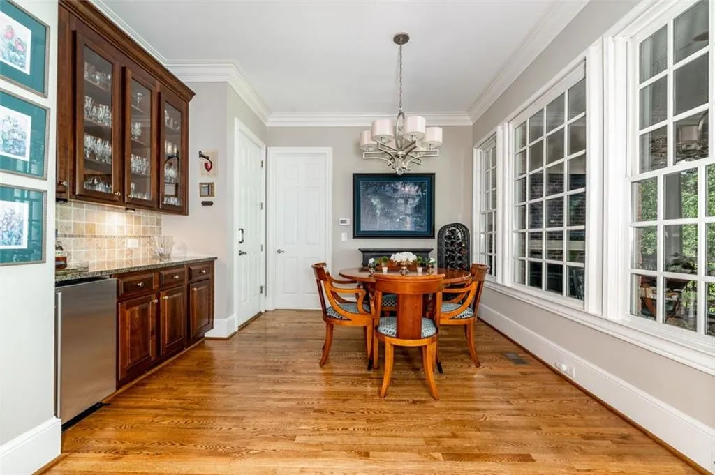 315 Enclave Circle, Atlanta, Georgia 30342, 5 Bedrooms Bedrooms, ,4 BathroomsBathrooms,Residential,Sold,315 Enclave Circle,7231529