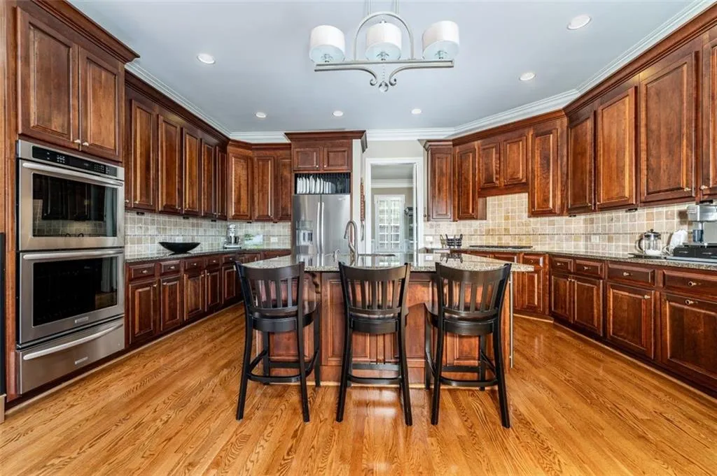315 Enclave Circle, Atlanta, Georgia 30342, 5 Bedrooms Bedrooms, ,4 BathroomsBathrooms,Residential,Sold,315 Enclave Circle,7231529