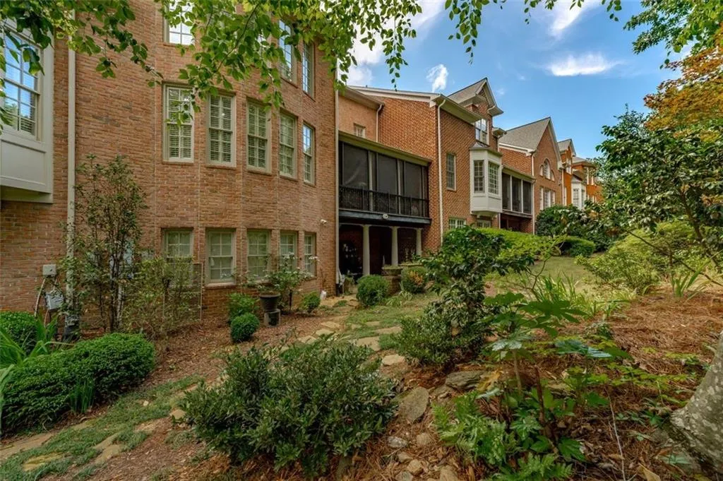 315 Enclave Circle, Atlanta, Georgia 30342, 5 Bedrooms Bedrooms, ,4 BathroomsBathrooms,Residential,Sold,315 Enclave Circle,7231529