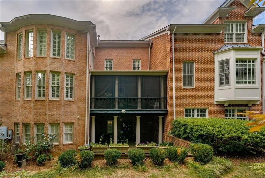 315 Enclave Circle, Atlanta, Georgia 30342, 5 Bedrooms Bedrooms, ,4 BathroomsBathrooms,Residential,Sold,315 Enclave Circle,7231529
