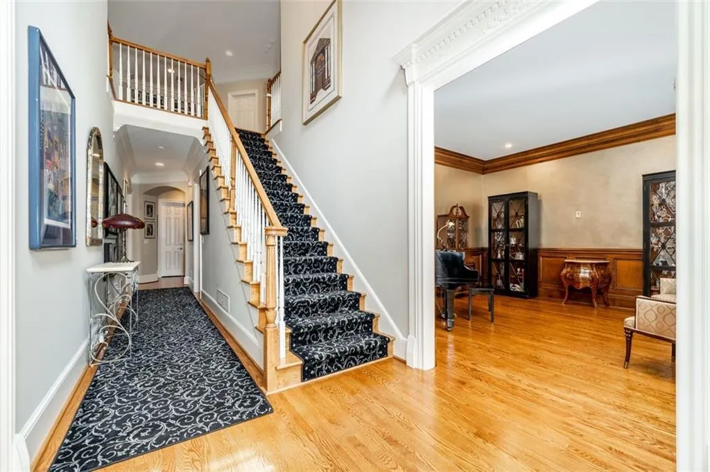 315 Enclave Circle, Atlanta, Georgia 30342, 5 Bedrooms Bedrooms, ,4 BathroomsBathrooms,Residential,Sold,315 Enclave Circle,7231529