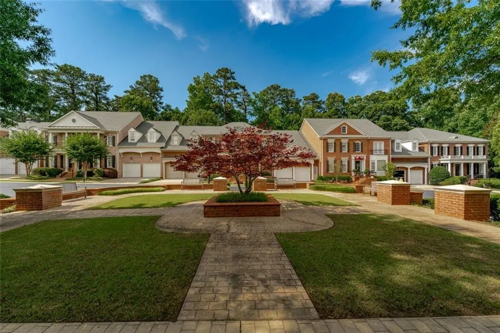 315 Enclave Circle, Atlanta, Georgia 30342, 5 Bedrooms Bedrooms, ,4 BathroomsBathrooms,Residential,Sold,315 Enclave Circle,7231529