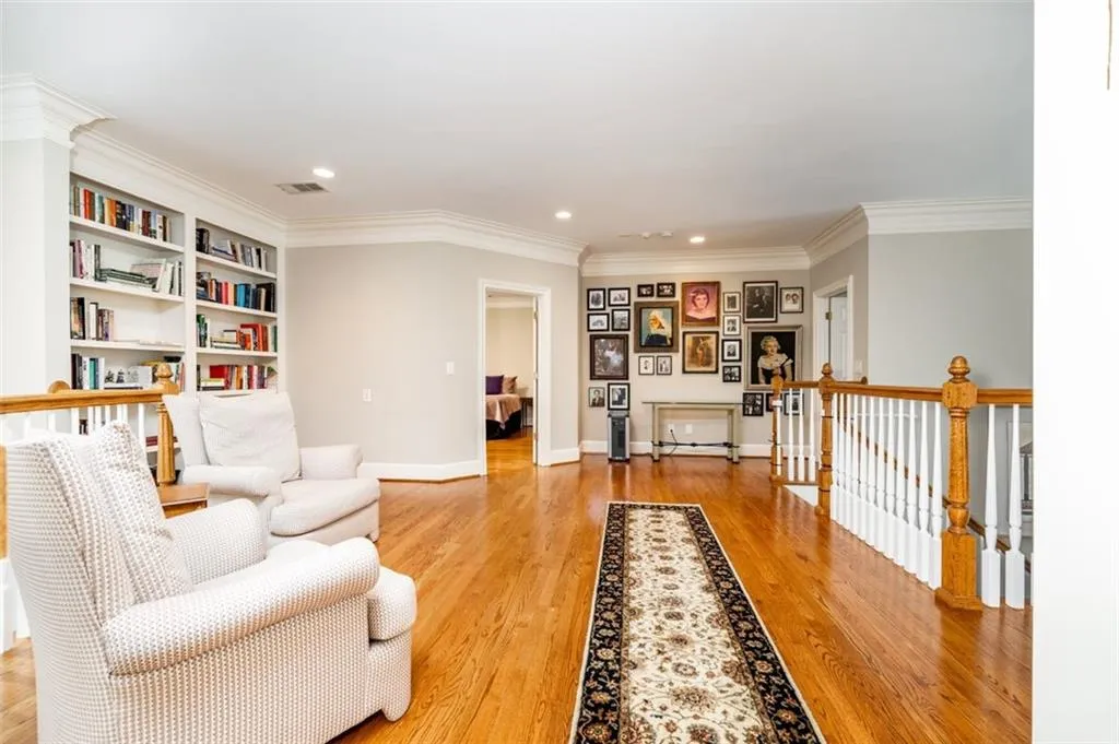 315 Enclave Circle, Atlanta, Georgia 30342, 5 Bedrooms Bedrooms, ,4 BathroomsBathrooms,Residential,Sold,315 Enclave Circle,7231529