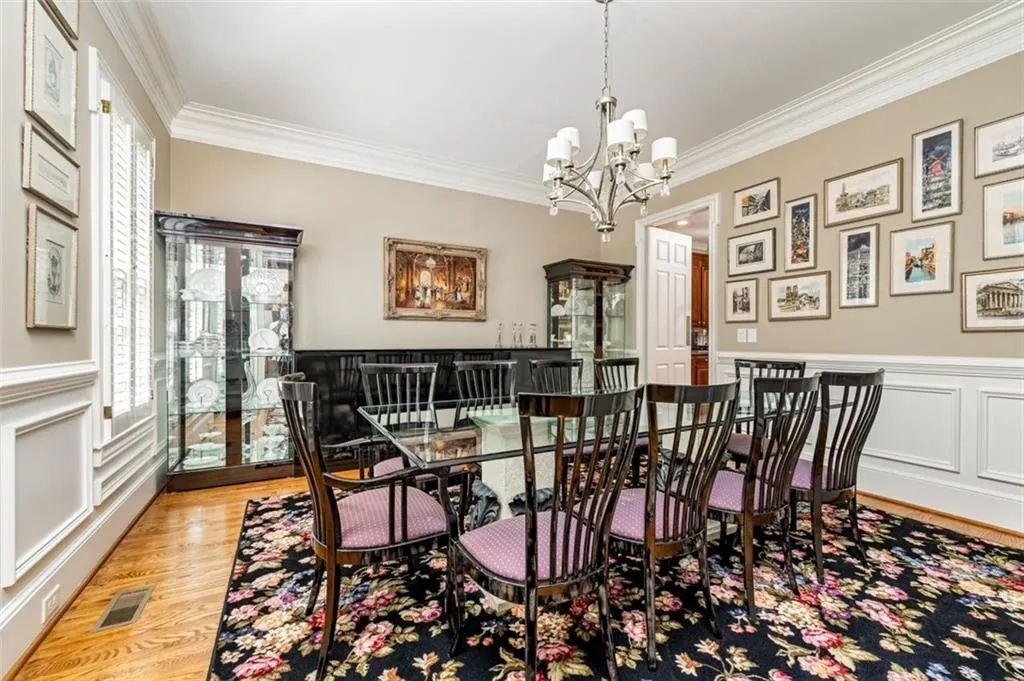 315 Enclave Circle, Atlanta, Georgia 30342, 5 Bedrooms Bedrooms, ,4 BathroomsBathrooms,Residential,Sold,315 Enclave Circle,7231529