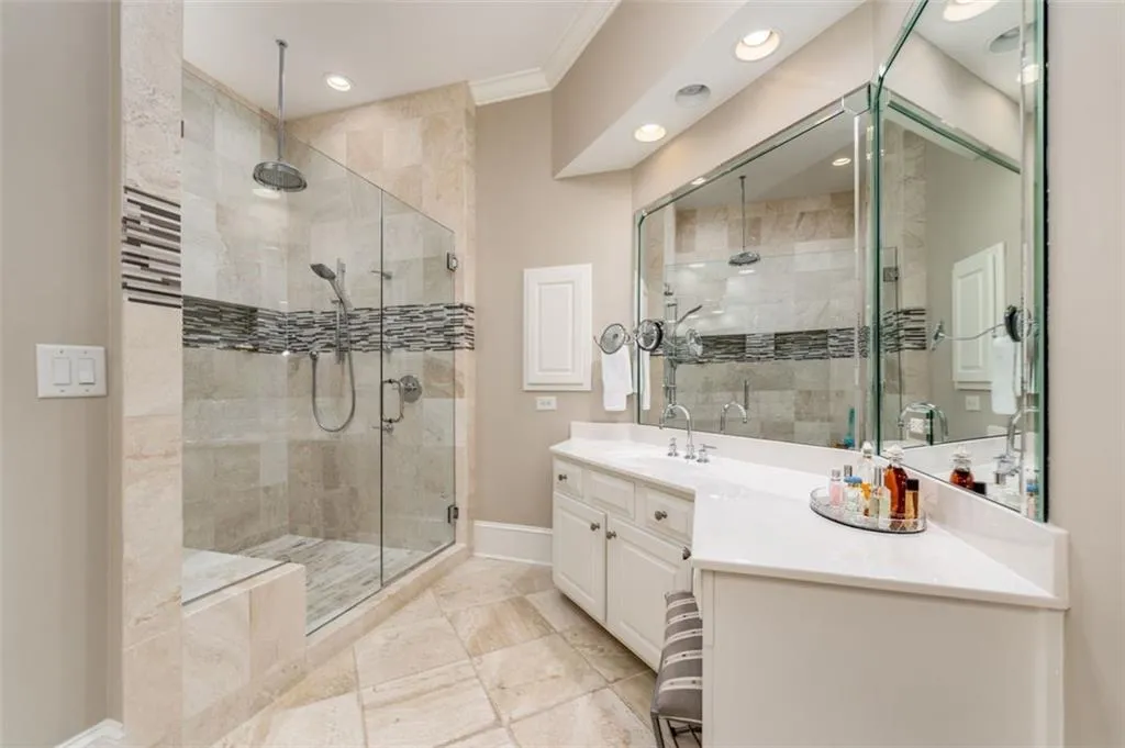 315 Enclave Circle, Atlanta, Georgia 30342, 5 Bedrooms Bedrooms, ,4 BathroomsBathrooms,Residential,Sold,315 Enclave Circle,7231529