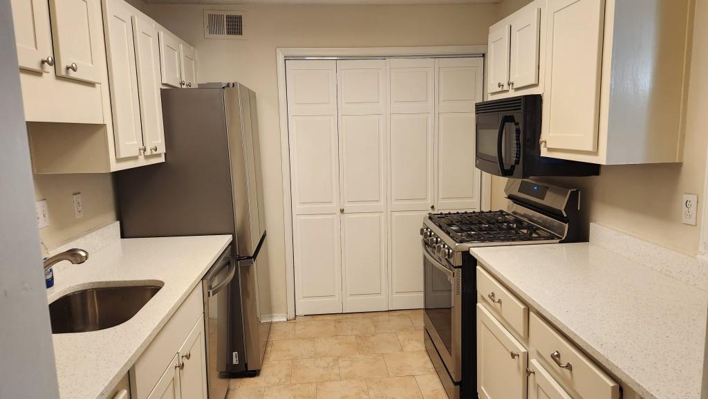 1407 Vicksburg Place, Sandy Springs, Georgia 30350, 2 Bedrooms Bedrooms, ,2 BathroomsBathrooms,Residential,Sold,1407 Vicksburg Place,7282910