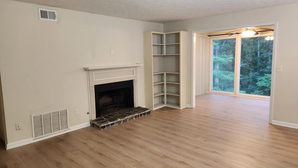 1407 Vicksburg Place, Sandy Springs, Georgia 30350, 2 Bedrooms Bedrooms, ,2 BathroomsBathrooms,Residential,Sold,1407 Vicksburg Place,7282910