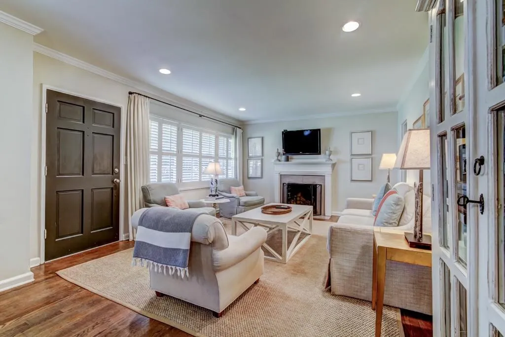 501 Carolwood Lane, Atlanta, Georgia 30342, 3 Bedrooms Bedrooms, ,2 BathroomsBathrooms,Residential,Sold,501 Carolwood Lane,5959022