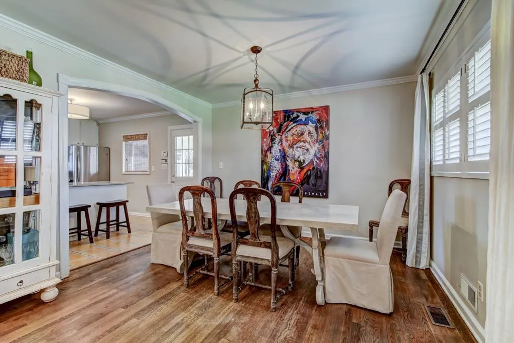 501 Carolwood Lane, Atlanta, Georgia 30342, 3 Bedrooms Bedrooms, ,2 BathroomsBathrooms,Residential,Sold,501 Carolwood Lane,5959022