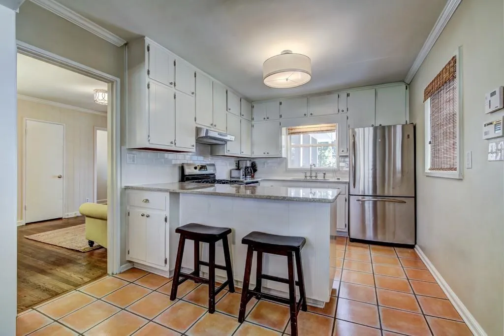 501 Carolwood Lane, Atlanta, Georgia 30342, 3 Bedrooms Bedrooms, ,2 BathroomsBathrooms,Residential,Sold,501 Carolwood Lane,5959022