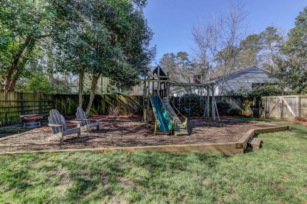 501 Carolwood Lane, Atlanta, Georgia 30342, 3 Bedrooms Bedrooms, ,2 BathroomsBathrooms,Residential,Sold,501 Carolwood Lane,5959022