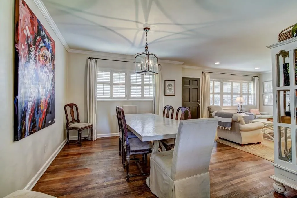 501 Carolwood Lane, Atlanta, Georgia 30342, 3 Bedrooms Bedrooms, ,2 BathroomsBathrooms,Residential,Sold,501 Carolwood Lane,5959022
