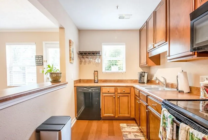 175 North River Drive Unit B, Sandy Springs, Georgia 30350, 2 Bedrooms Bedrooms, ,2 BathroomsBathrooms,Residential,Sold,175 North River Drive Unit B,6576946