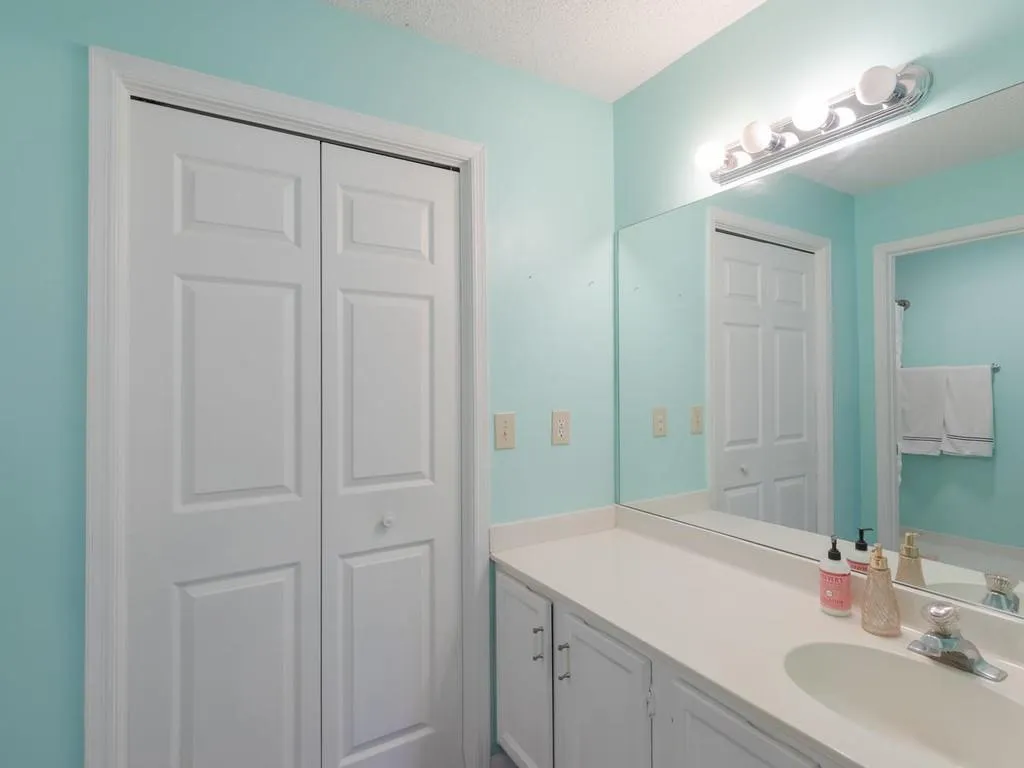 804 Camden Court, Sandy Springs, Georgia 30327, 2 Bedrooms Bedrooms, ,2 BathroomsBathrooms,Residential,Sold,804 Camden Court,6603416