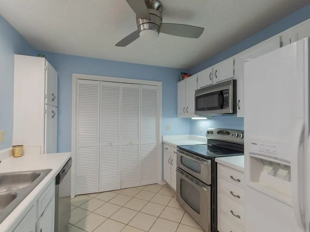 804 Camden Court, Sandy Springs, Georgia 30327, 2 Bedrooms Bedrooms, ,2 BathroomsBathrooms,Residential,Sold,804 Camden Court,6603416