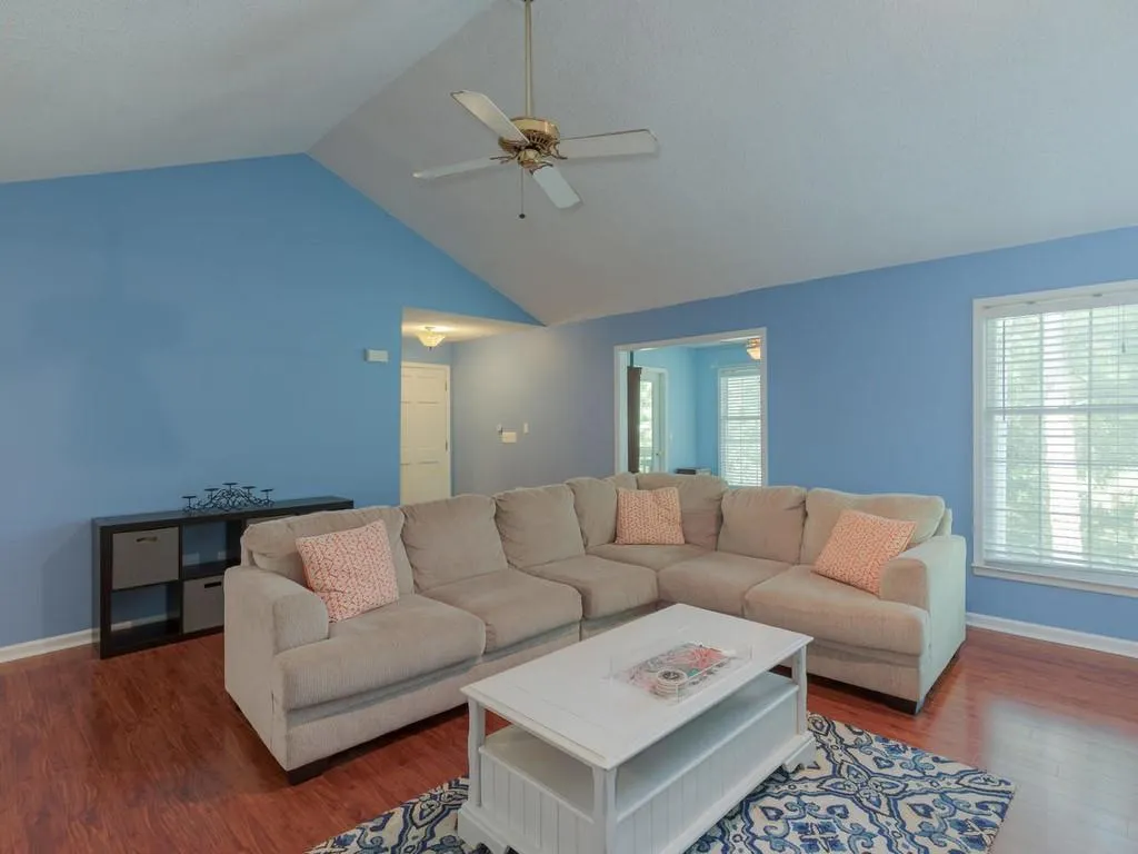 804 Camden Court, Sandy Springs, Georgia 30327, 2 Bedrooms Bedrooms, ,2 BathroomsBathrooms,Residential,Sold,804 Camden Court,6603416