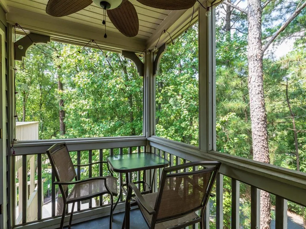 804 Camden Court, Sandy Springs, Georgia 30327, 2 Bedrooms Bedrooms, ,2 BathroomsBathrooms,Residential,Sold,804 Camden Court,6603416