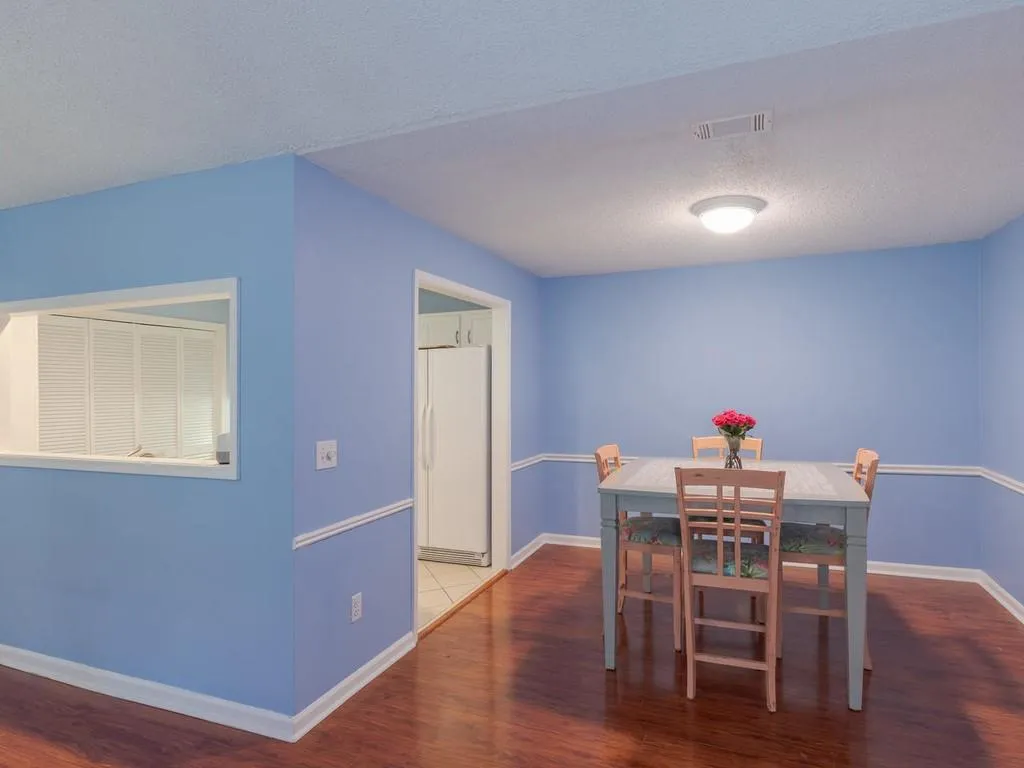 804 Camden Court, Sandy Springs, Georgia 30327, 2 Bedrooms Bedrooms, ,2 BathroomsBathrooms,Residential,Sold,804 Camden Court,6603416