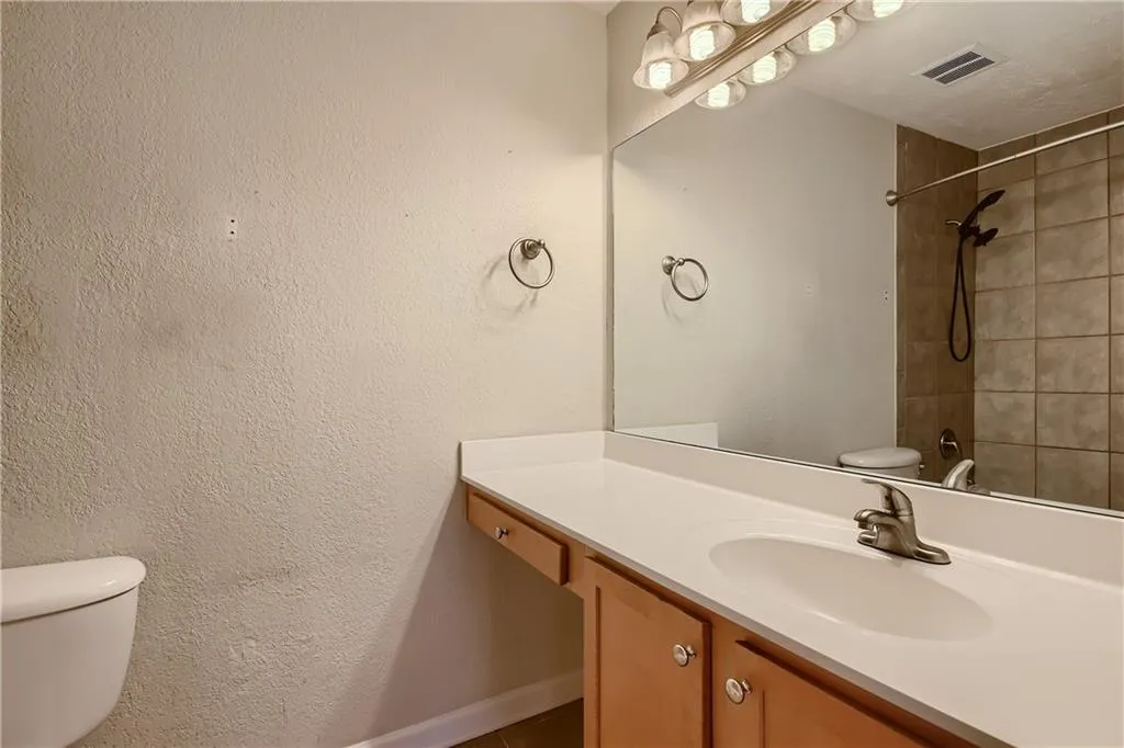 225 Winding River Drive Unit G, Sandy Springs, Georgia 30350, 2 Bedrooms Bedrooms, ,2 BathroomsBathrooms,Residential,Sold,225 Winding River Drive Unit G,6970535