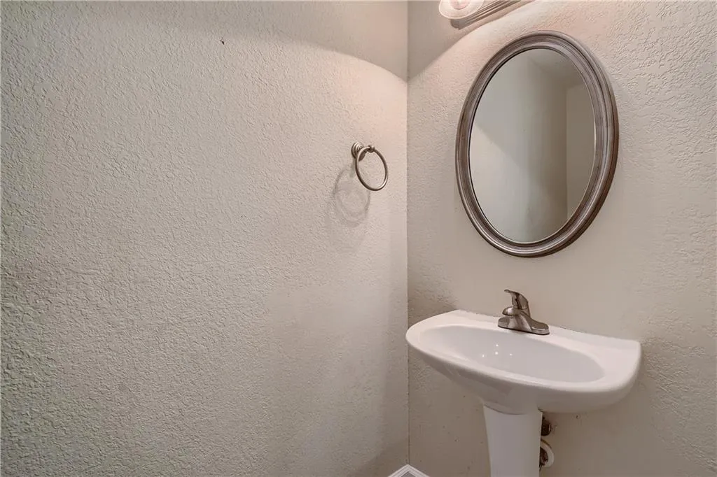 225 Winding River Drive Unit G, Sandy Springs, Georgia 30350, 2 Bedrooms Bedrooms, ,2 BathroomsBathrooms,Residential,Sold,225 Winding River Drive Unit G,6970535