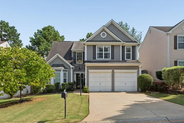 Charming Traditional in the desirable East Worthington community!