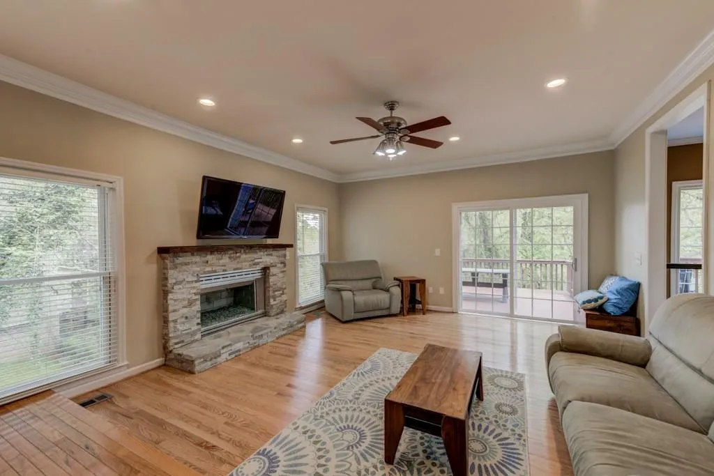 560 Calaveras Drive, Sandy Springs, Georgia 30350, 4 Bedrooms Bedrooms, ,2 BathroomsBathrooms,Residential,Sold,560 Calaveras Drive,6534197