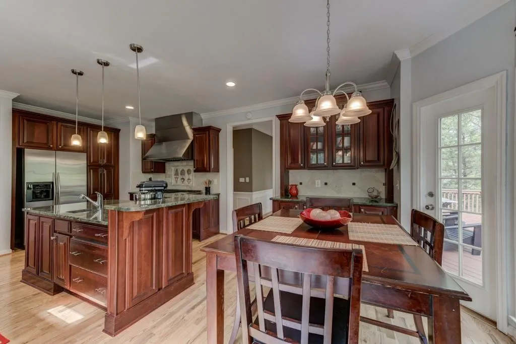 560 Calaveras Drive, Sandy Springs, Georgia 30350, 4 Bedrooms Bedrooms, ,2 BathroomsBathrooms,Residential,Sold,560 Calaveras Drive,6534197