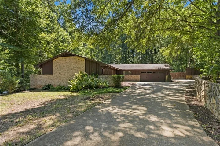 2670 Hudlow Court, Tucker, Georgia 30084
