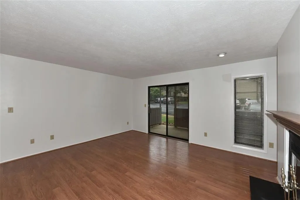 1102 Woodcliff Drive Unit 1102, Atlanta, Georgia 30350, 2 Bedrooms Bedrooms, ,2 BathroomsBathrooms,Residential,Sold,1102 Woodcliff Drive Unit 1102,6114157