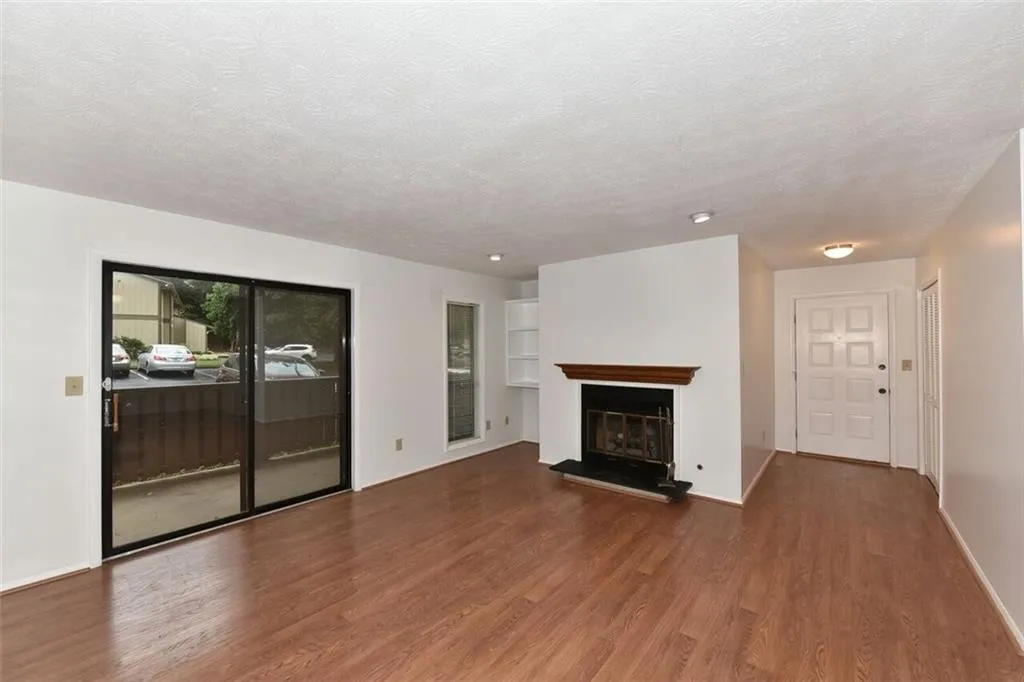 1102 Woodcliff Drive Unit 1102, Atlanta, Georgia 30350, 2 Bedrooms Bedrooms, ,2 BathroomsBathrooms,Residential,Sold,1102 Woodcliff Drive Unit 1102,6114157