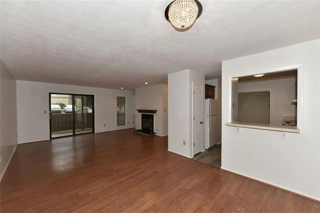 1102 Woodcliff Drive Unit 1102, Atlanta, Georgia 30350, 2 Bedrooms Bedrooms, ,2 BathroomsBathrooms,Residential,Sold,1102 Woodcliff Drive Unit 1102,6114157