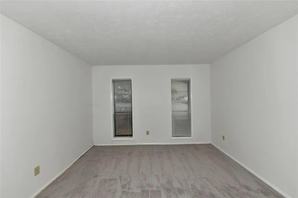 1102 Woodcliff Drive Unit 1102, Atlanta, Georgia 30350, 2 Bedrooms Bedrooms, ,2 BathroomsBathrooms,Residential,Sold,1102 Woodcliff Drive Unit 1102,6114157