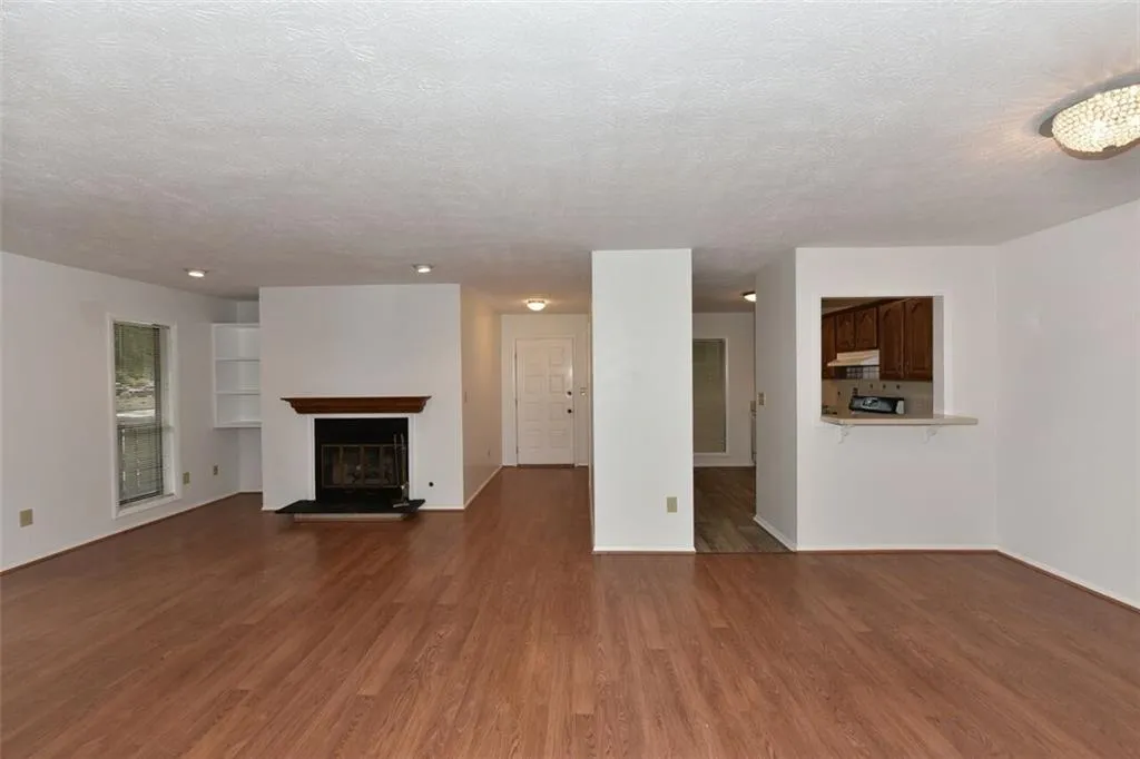 1102 Woodcliff Drive Unit 1102, Atlanta, Georgia 30350, 2 Bedrooms Bedrooms, ,2 BathroomsBathrooms,Residential,Sold,1102 Woodcliff Drive Unit 1102,6114157