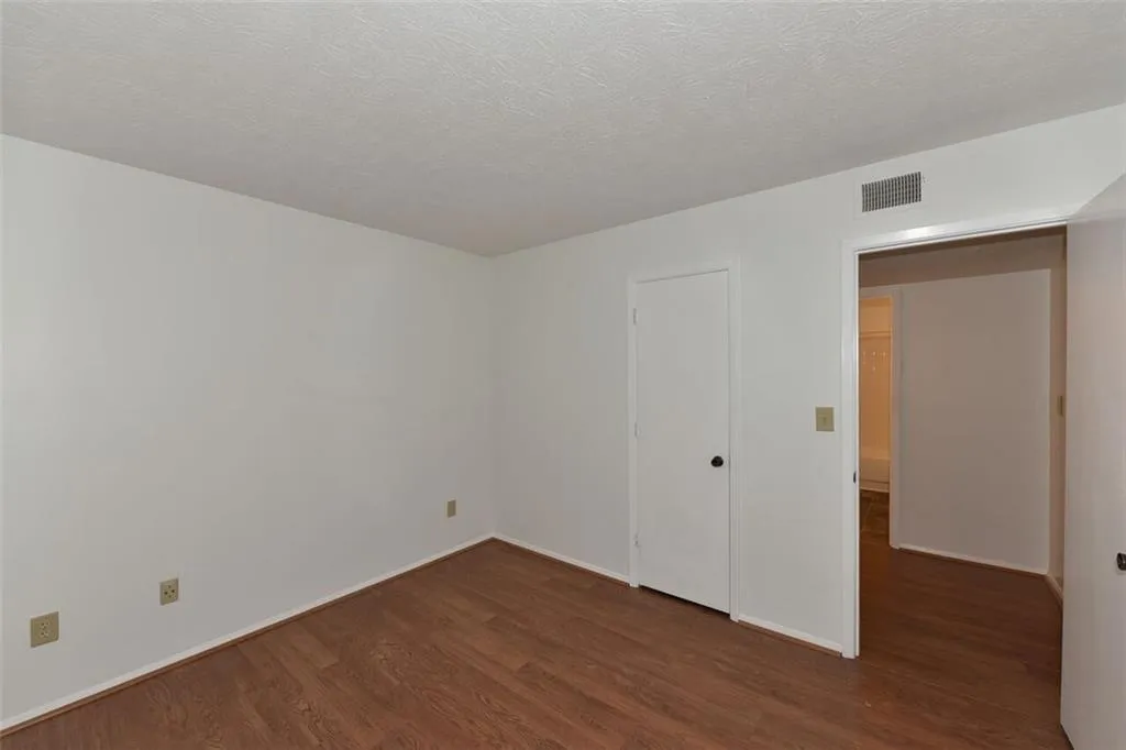 1102 Woodcliff Drive Unit 1102, Atlanta, Georgia 30350, 2 Bedrooms Bedrooms, ,2 BathroomsBathrooms,Residential,Sold,1102 Woodcliff Drive Unit 1102,6114157