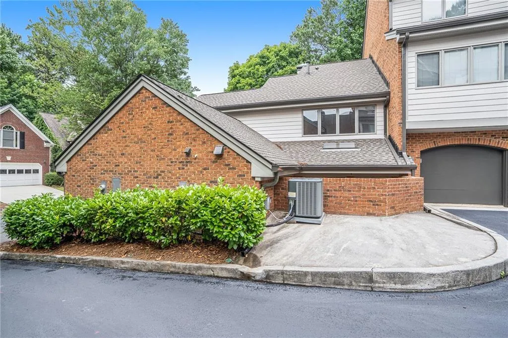25 Westfair Court, Sandy Springs, Georgia 30328, 3 Bedrooms Bedrooms, ,2 BathroomsBathrooms,Residential,Sold,25 Westfair Court,6911868