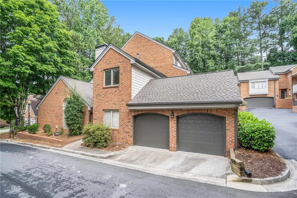25 Westfair Court, Sandy Springs, Georgia 30328, 3 Bedrooms Bedrooms, ,2 BathroomsBathrooms,Residential,Sold,25 Westfair Court,6911868