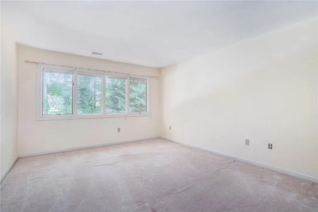 25 Westfair Court, Sandy Springs, Georgia 30328, 3 Bedrooms Bedrooms, ,2 BathroomsBathrooms,Residential,Sold,25 Westfair Court,6911868