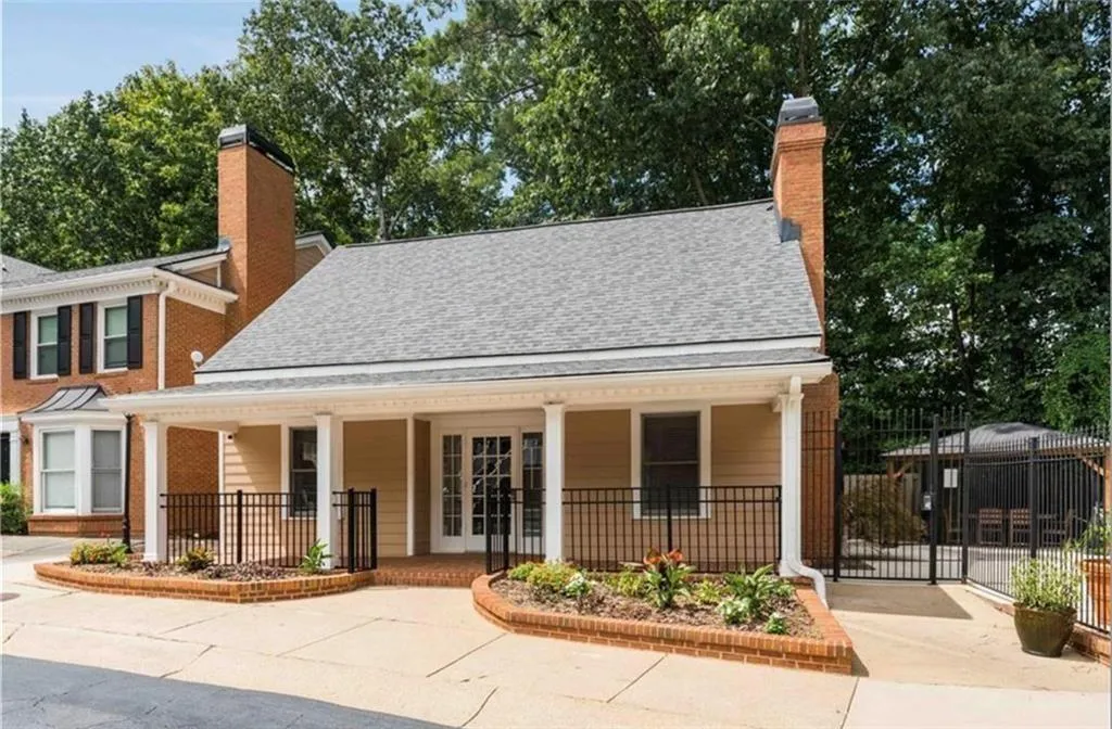 7500 Roswell Road Unit 58, Sandy Springs, Georgia 30350, 2 Bedrooms Bedrooms, ,2 BathroomsBathrooms,Residential,For Sale,7500 Roswell Road Unit 58,7696733