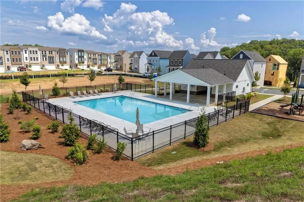 Gorgeous Pool!