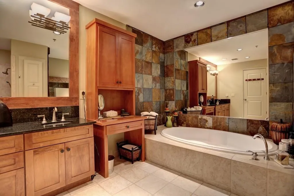 6105 Blue Stone Road Unit 310, Sandy Springs, Georgia 30328, 2 Bedrooms Bedrooms, ,2 BathroomsBathrooms,Residential,Sold,6105 Blue Stone Road Unit 310,5658822