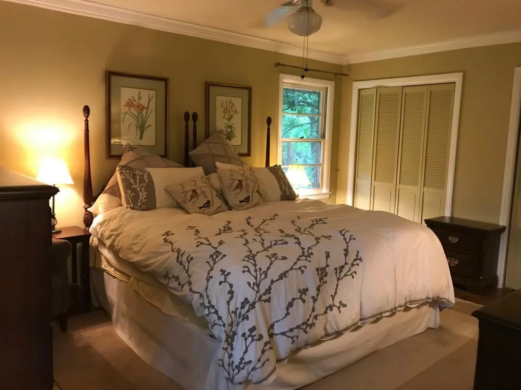 720 Starlight Lane, Sandy Springs, Georgia 30342, 3 Bedrooms Bedrooms, ,2 BathroomsBathrooms,Residential,Sold,720 Starlight Lane,5854191